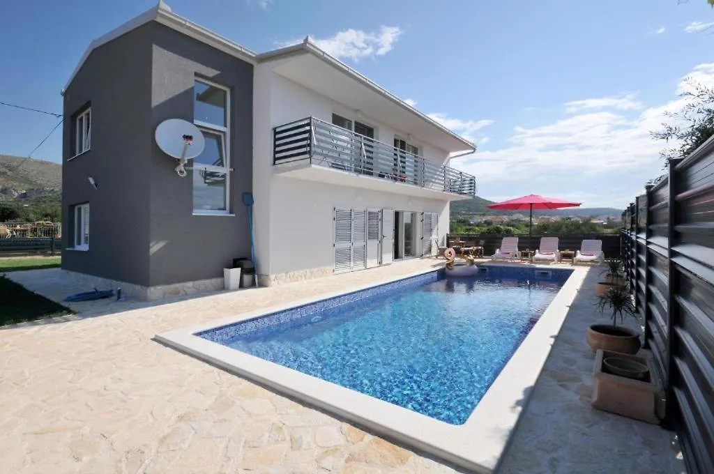 Villa Carolina Trogir 0*,  Croatia