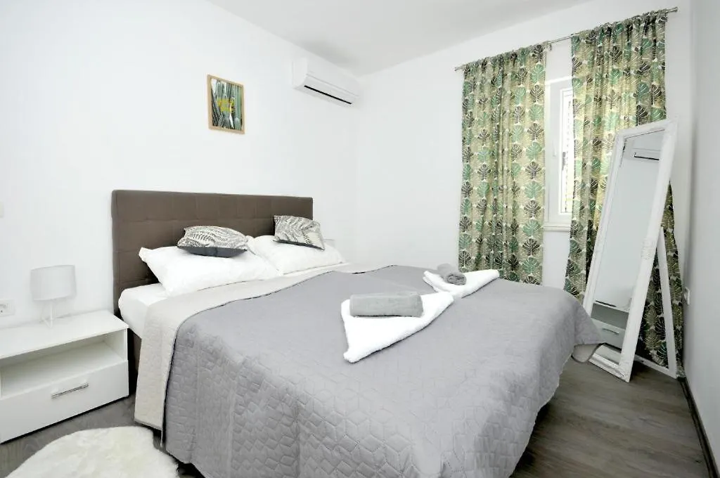 Villa Carolina Trogir 0*,